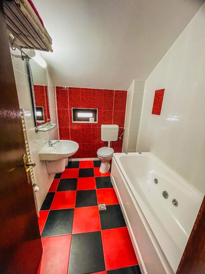 Vila Orange Hotel Năvodari Esterno foto