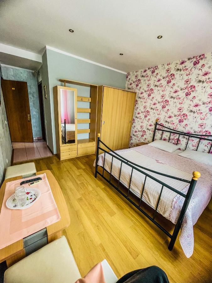 Vila Orange Hotel Năvodari Esterno foto
