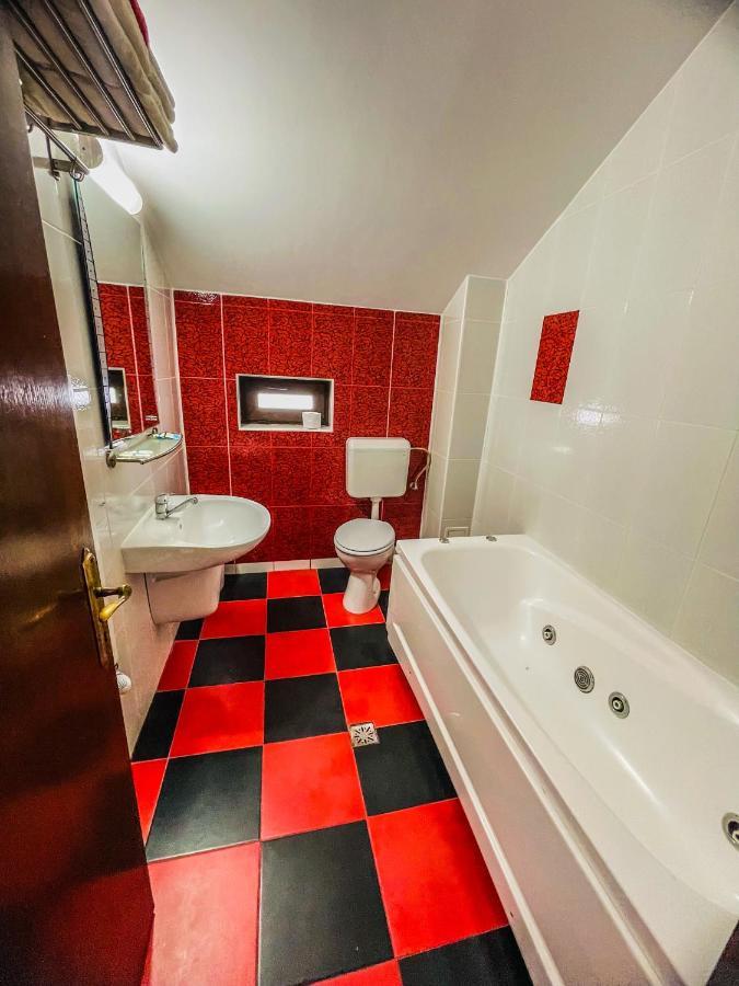 Vila Orange Hotel Năvodari Esterno foto